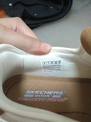 Zapatillas Skechers Blancas y Marrones