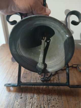Campana de bronce.