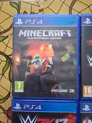 PS4 Slim 408.5 GB + 7 Juegos (Sin Mando)