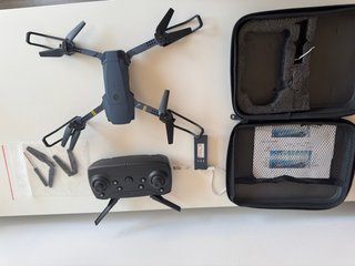 Dron Plegable Gris con Mando