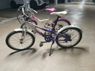 Bicicleta 20". Vendo las dos por 30 euros