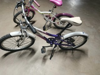 Bicicleta 20". Vendo las dos por 30 euros