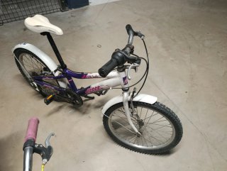Bicicleta 20". Vendo las dos por 30 euros