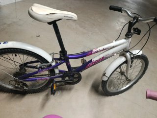 Bicicleta 20". Vendo las dos por 30 euros