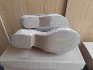 Sandalias cuña verde kaki