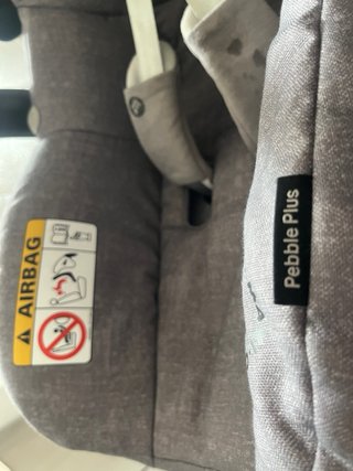 Maxi-Cosi Pebble Plus i-Size Nomad Grey
