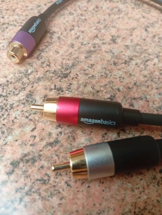 Adaptador RCA Y Amazon Basics 1-Hembra a 2-Machos