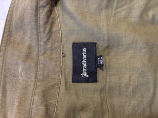 Chaqueta Stradivarius bordada verde