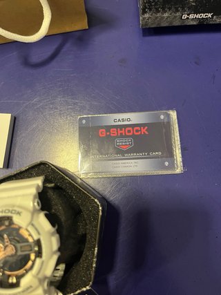 Reloj Casio G-Shock GA-110 Blanco y Dorado