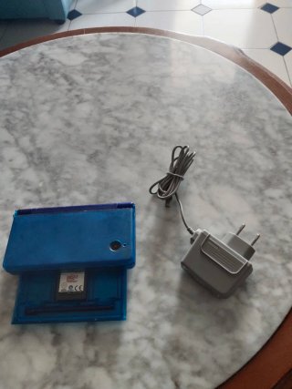 Nintendo DSi Blu con caricatore incluso