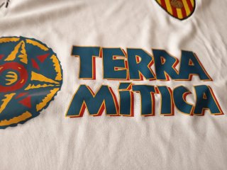 Camiseta Retro Valencia  Talla M