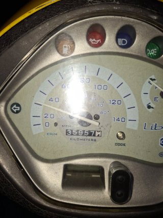 Piaggio Liberty Amarilla