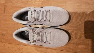 Zapatillas Under Armour Blancas y Negras