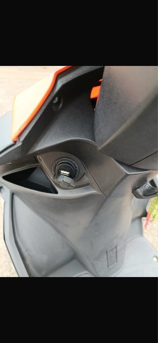 Mutt XRS Scooter Negro/Naranja Automática