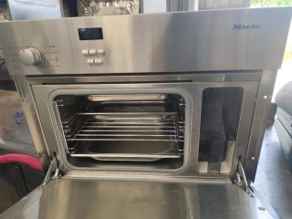 Horno a vapor Miele