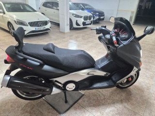 Yamaha TMAX Negra Maxi Scooter Automática