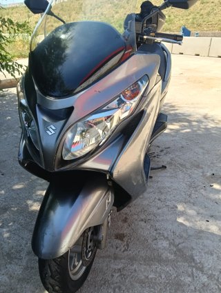 Suzuki Burgman 400