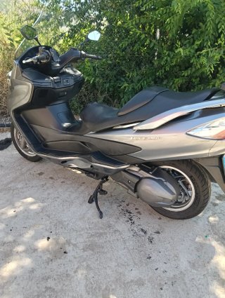 Suzuki Burgman 400