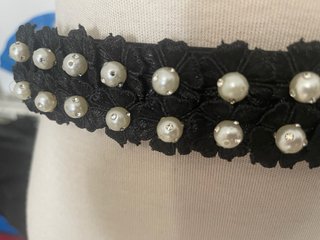 Cinturón Negro Flores Perlas Fiesta