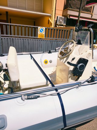 Barca semirrígida 4,20m + Motor Tohatsu 30CV con r