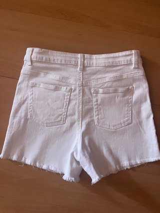 Vaqueros cortos blancos