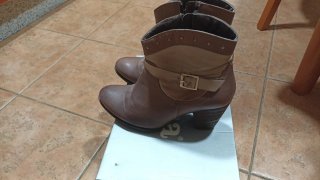 Botines de piel marrones y beige