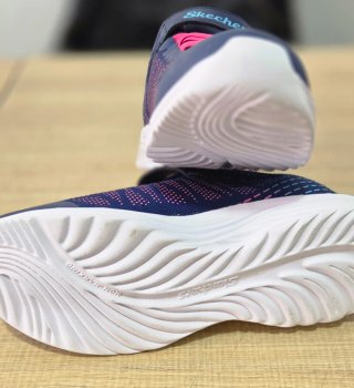 Zapatillas Skechers Niña Rosa y Morado