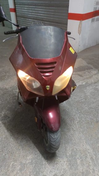 Moto Scooter 250 jonway - Parada 4 años