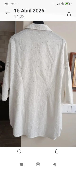 Blusa blanca de algodón con bordados