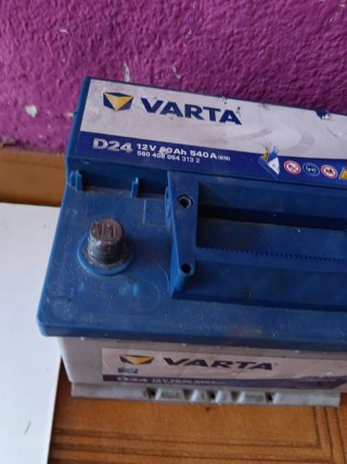 Batería Varta D24 12V 80Ah 540A