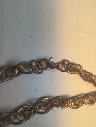 Collar con colgante de águila de metal