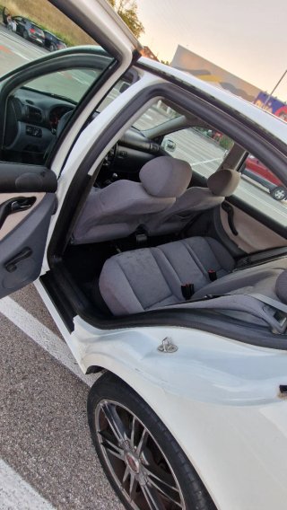 SEAT Leon 2000