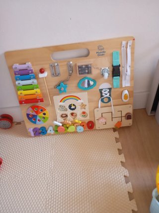 Tabla de actividades de madera para bebés