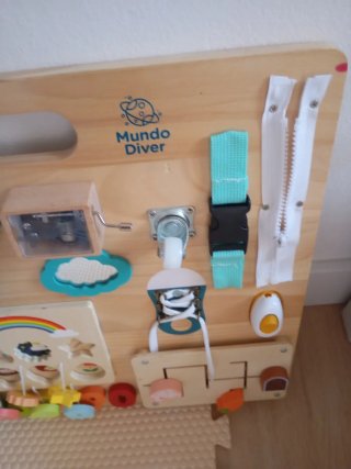 Tabla de actividades de madera para bebés