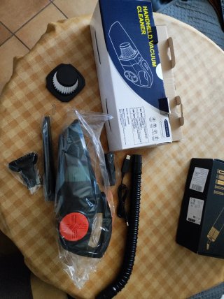 Aspirador de mano para coche