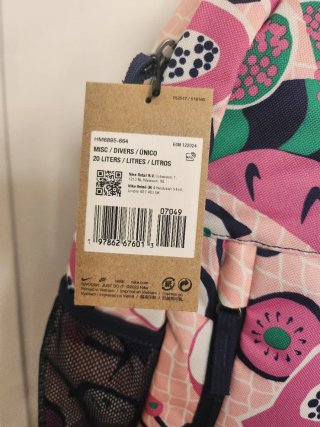 Mochila Nike 20L con estuche estampado