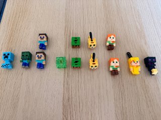 Figuras Minecraft Kinder Joy