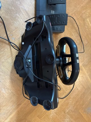 Volante y Pedales PS4/PS3 Logitech