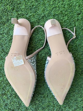 Zapatos Primark Talla 39 Beige y Plateados.