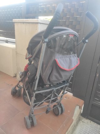 Silla de paseo Maclaren roja y gris