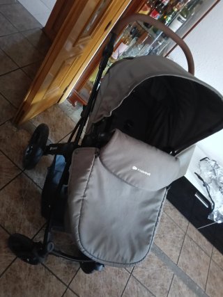 Cochecito Kinderkraft gris