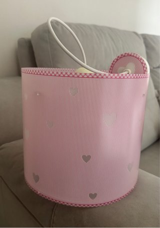 Lámpara infantil de techo con corazones