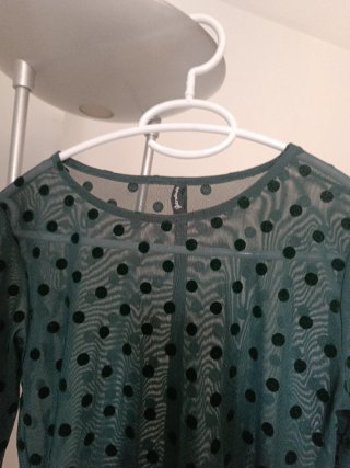 Camiseta de chica con lunares