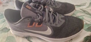 Zapatillas Nike Running Grises y Naranjas