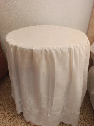 Mesa camilla redonda con cristal y tela