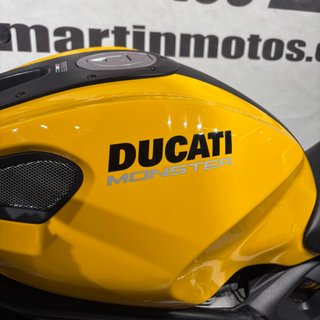 DUCATI MONSTER 696