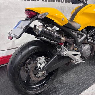 DUCATI MONSTER 696
