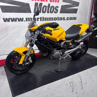 DUCATI MONSTER 696