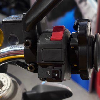 DUCATI MONSTER 696