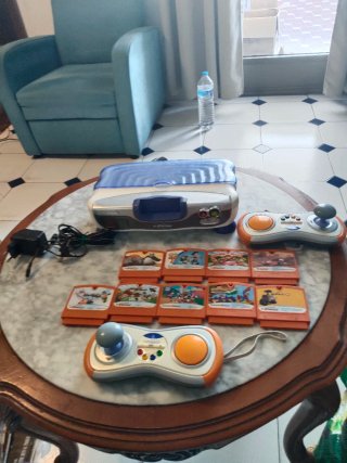 Consola V.Smile VTech con juegos y mandos